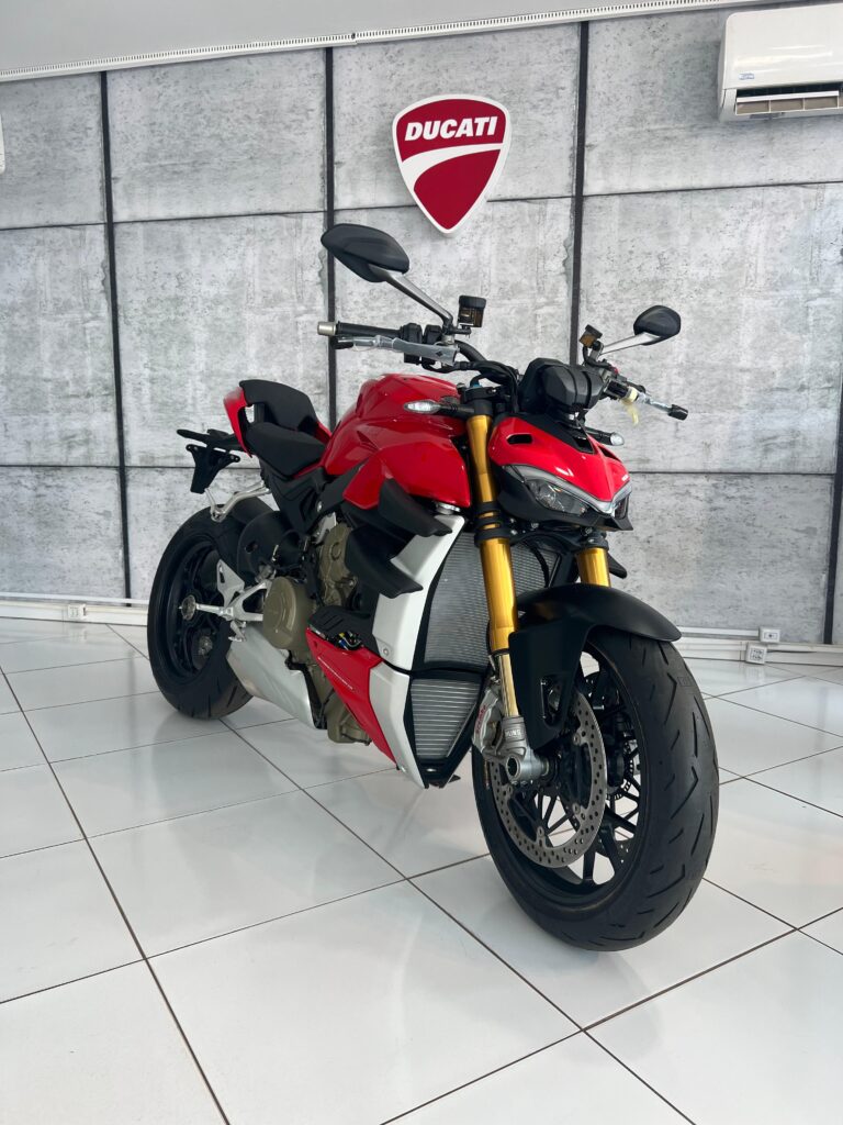 DUCATI STREETFIGHTER V4