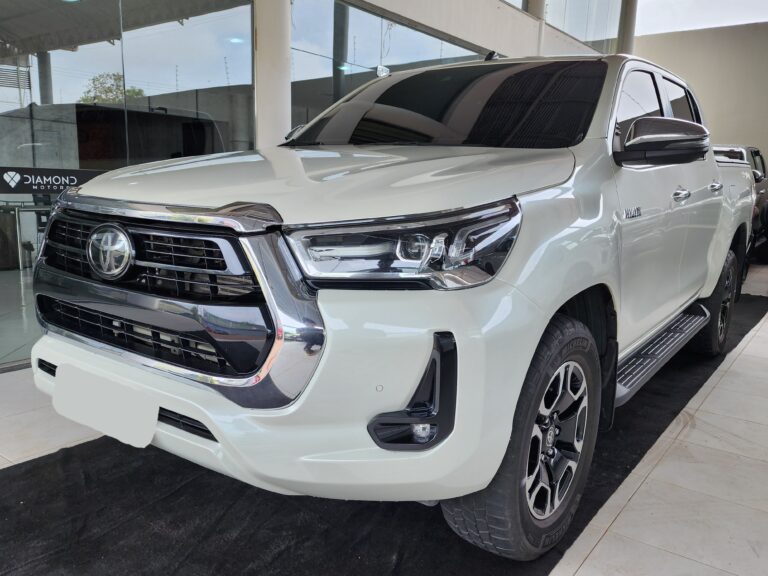 TOYOTA HILUX SRX