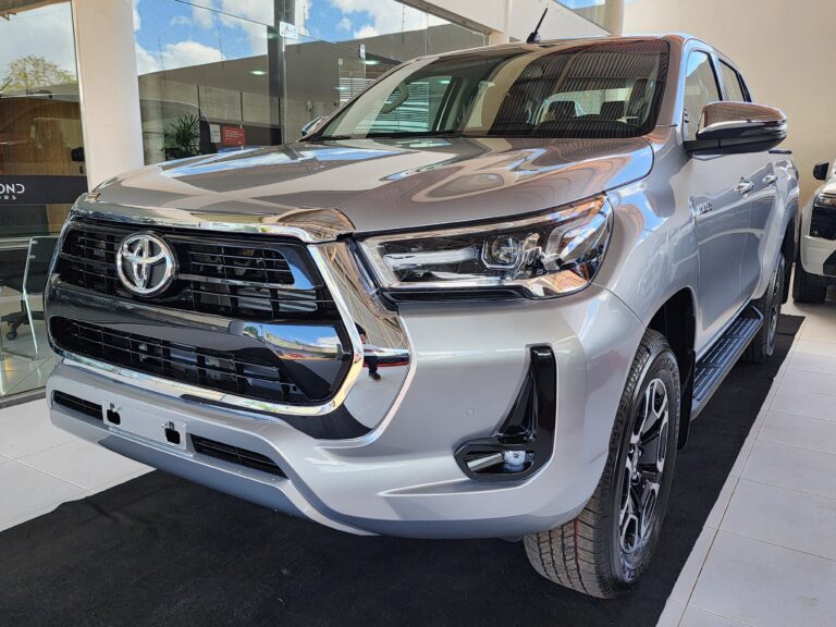 TOYOTA HILUX SRV