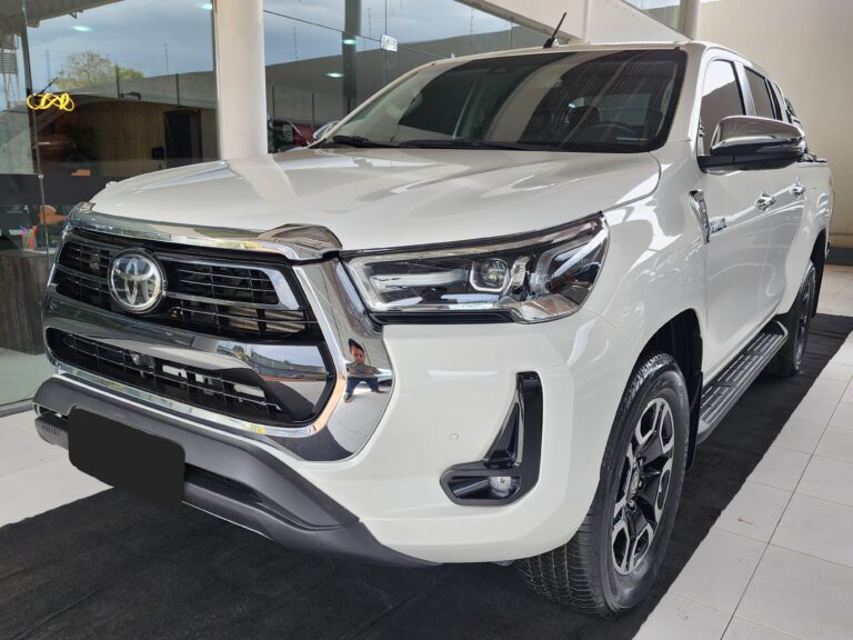 TOYOTA HILUX SRX